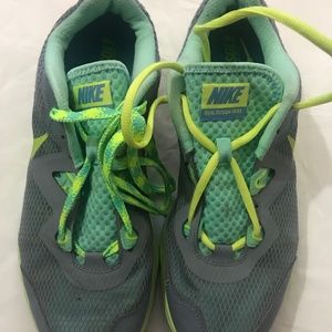 Nike Women’s Dual Fusion Running Shoes Size 11 652869-002-2014